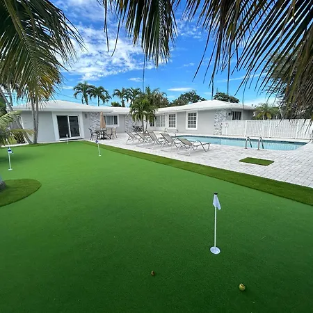 Cozy Getaway With Pool And Putting Green Unit 1
